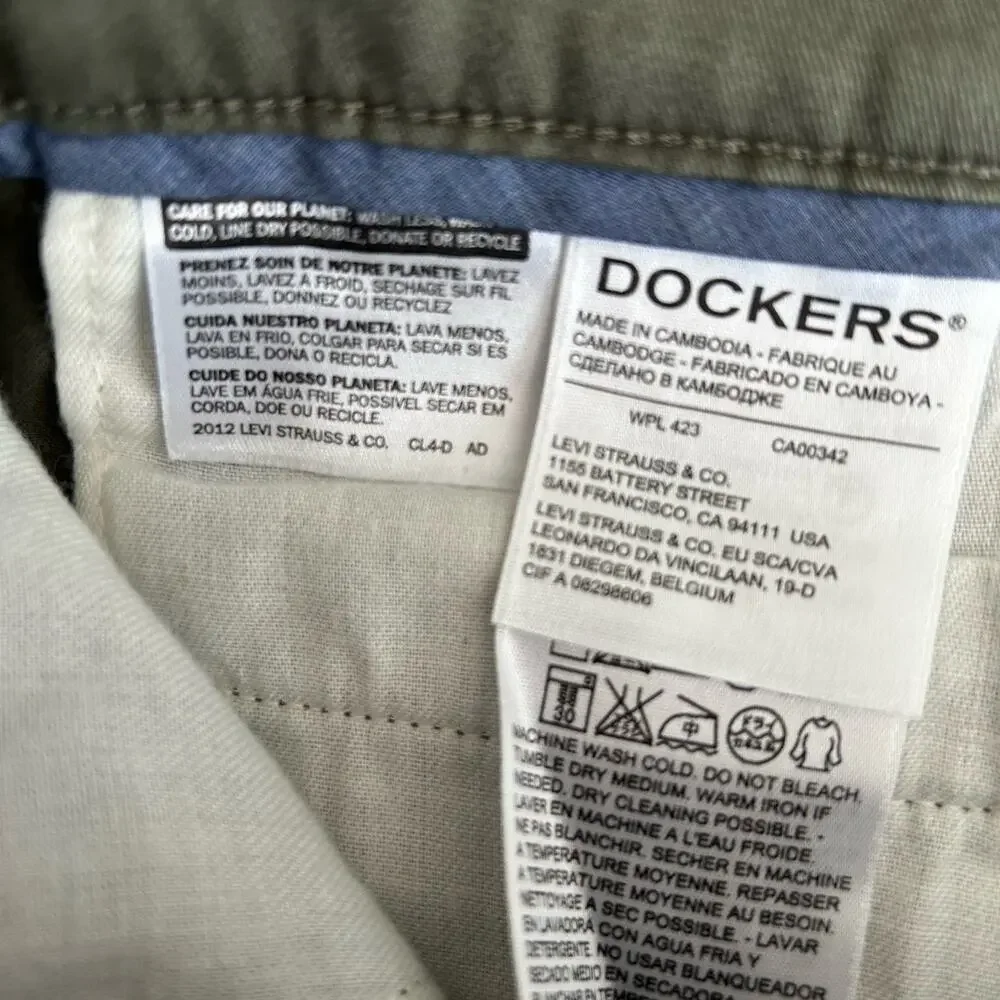 Dockers Pants 44x30 Washed Khaki Broken In Straight Fit Green Classic Prep